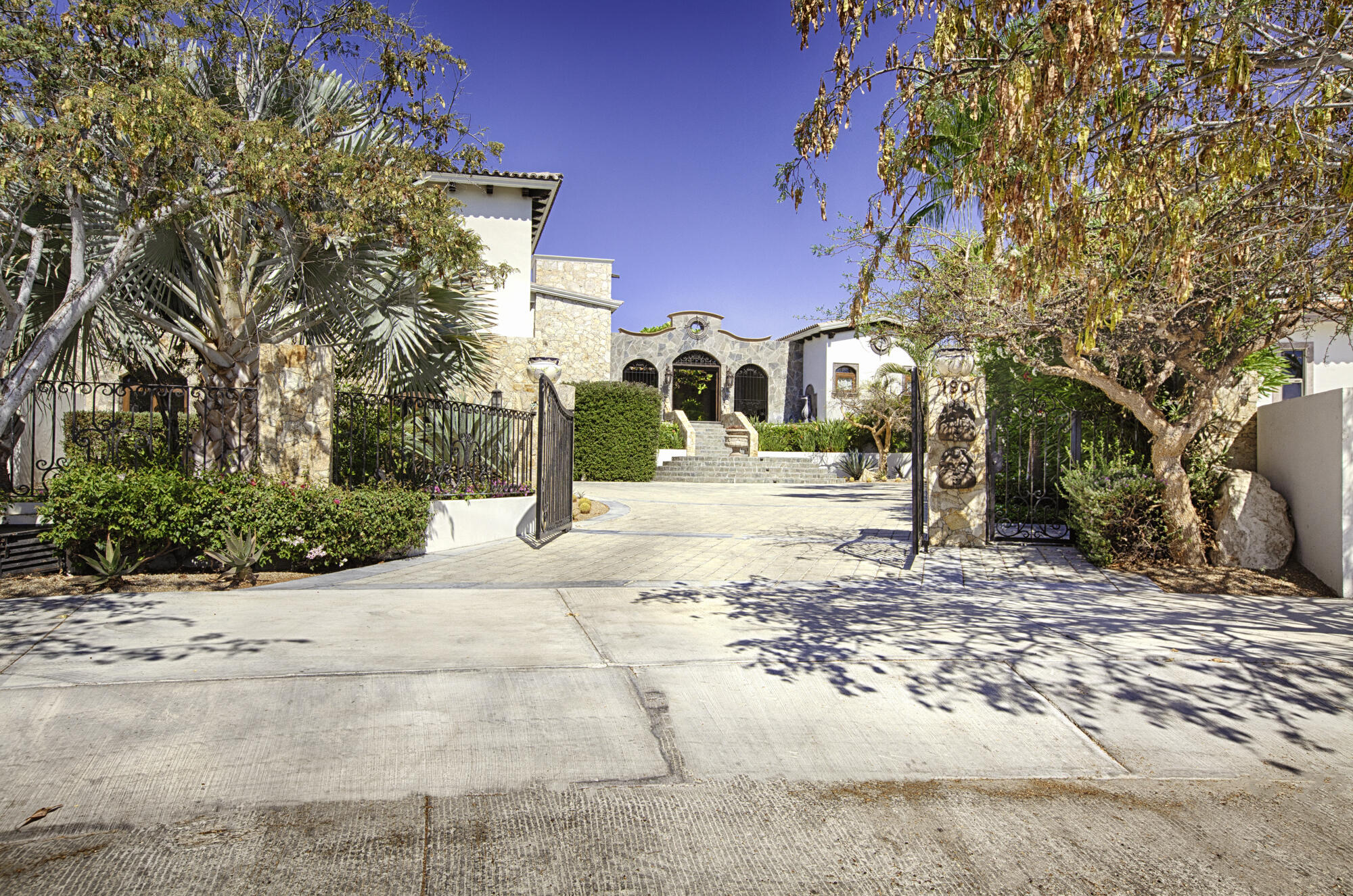 Cabo Luxury Coronado PLEASE WATCH THE VIDEO FIRST!Possibly the best location in Quivira at the end of the Cul De Sac looking directly at the pacific and the Quivira Golf Course. Amazing positioning zero blockage of for sale