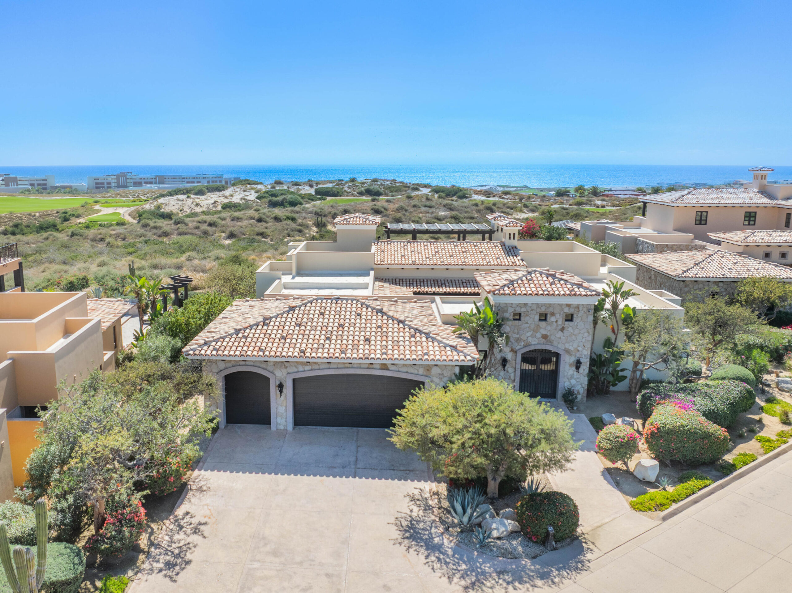 Cabo Luxury Pedregal Heights Villa Aurora is a quiet exploration of proportion, light, and horizon. Perched in Pedregal Heights at the highest point of in all of Los Cabos, the terrain opens to sweeping for sale