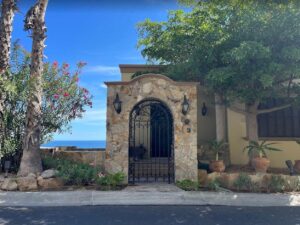 Cabo Luxury Pedregal Heights Villa Aurora is a quiet exploration of proportion, light, and horizon. Perched in Pedregal Heights at the highest point of in all of Los Cabos, the terrain opens to sweeping – 23 Las Colinas - Cabo del Sol, Cabo Corridor, BS