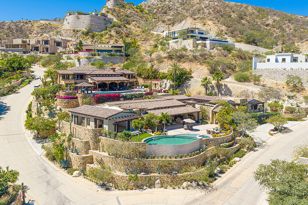 Cabo Luxury Pedregal Heights Villa Aurora is a quiet exploration of proportion, light, and horizon. Perched in Pedregal Heights at the highest point of in all of Los Cabos, the terrain opens to sweeping for sale