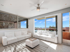 Cabo Luxury Residencial La Jolla Casa Tigre is located in La Jolla, a well-positioned community offering convenient access to San José del Cabo and the corridor. This house has ocean – 27 Manzana 3, San Jose Corridor, BS