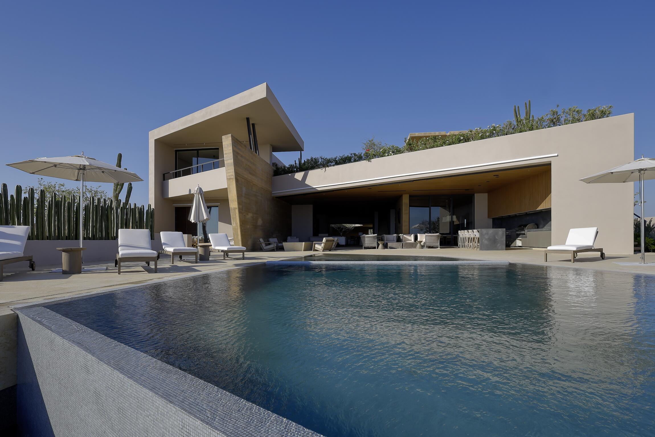 Cabo Luxury La Noria Set in La Noria, one of the most sought-after neighborhoods in San José del Cabo. Privacy, ocean for sale