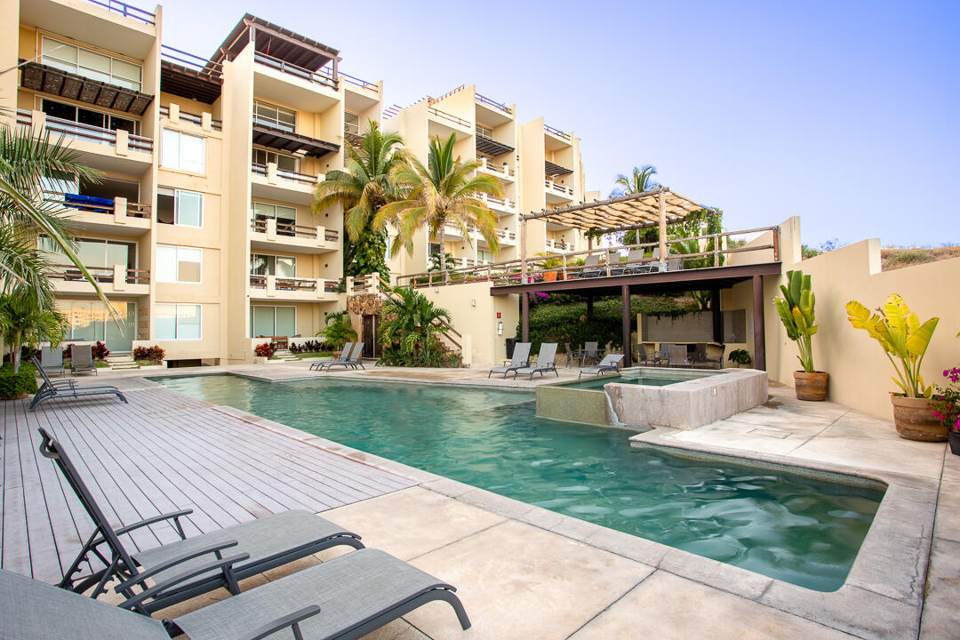 Cabo Luxury Mirador This modern apartment for sale in Mirador San José del Cabo offers sleek contemporary style. It features 3 spacious, bright bedrooms, ideal for families or investors. Large windows provide stunning ocean for sale