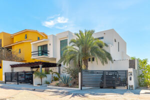 Cabo Luxury Hacienda Campestre Beautiful 3 bedroom home with additional nanny(maids)quarters, roof top terrace and a garage backing onto the 13th fairway of the prestigious Club Campestre Golf course. Here is your opportunity to own a piece of the established and very sought after community of Hacienda in Campestre. Surrounded by lush green landscape and over head ocean – 7g Faro de Cortes, San Jose del Cabo, BS