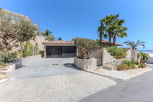 Cabo Luxury Residencial La Jolla Casa Tigre is located in La Jolla, a well-positioned community offering convenient access to San José del Cabo and the corridor. This house has ocean – 8 Paseo, La Jolla, San Jose del Cabo, BS