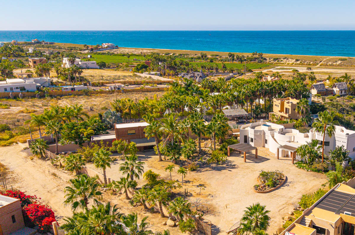 Cabo Luxury Pedregal Heights Villa Aurora is a quiet exploration of proportion, light, and horizon. Perched in Pedregal Heights at the highest point of in all of Los Cabos, the terrain opens to sweeping for sale