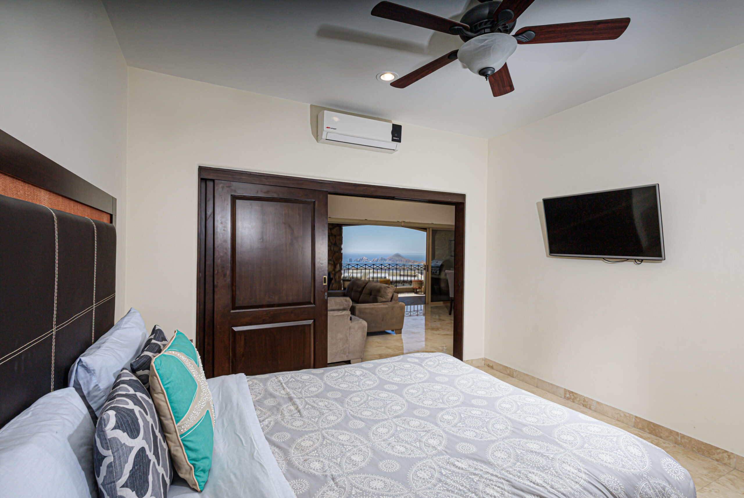 Cabo Luxury Breeze Of Cabo Breeze of Cabo ready for occupancyCommunity located in Cabo San Lucas Sunset Area right on the top.this is a 2 Bedrooms 2 Full bath on second floor 1 underground ParkingRooftop with Swimming pool and Killer water for sale
