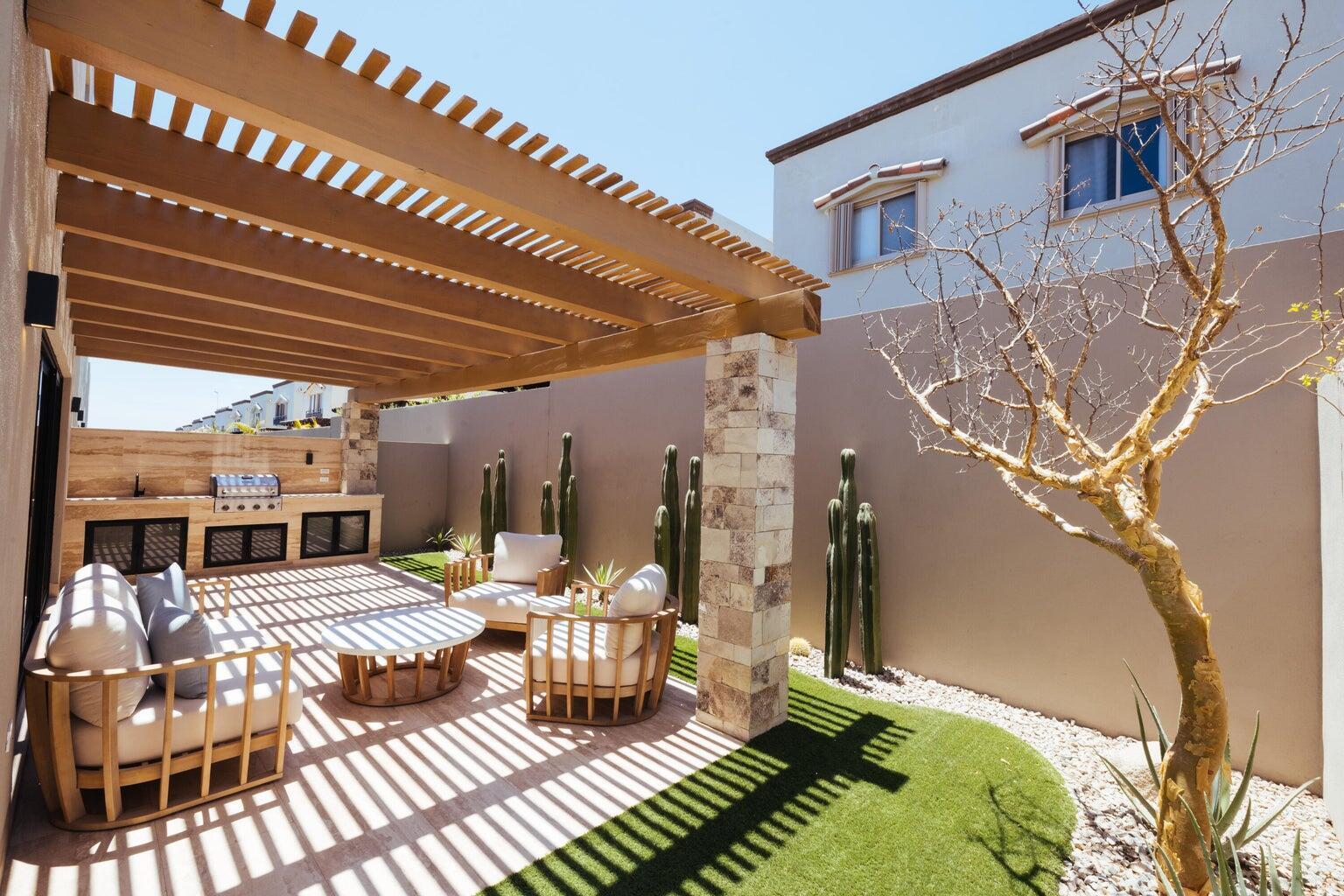 Cabo Luxury Cabo Del Mar Ecopark This modern-designed home stands out for its spacious areas, excellent layout, and full equipment, positioning itself as one of the most complete properties currently available within the development.The property combines functionality, comfort, and private outdoor spaces, making it ideal for those seeking a comfortable residence or an investment in a constantly growing area of Cabo San Lucas. for sale