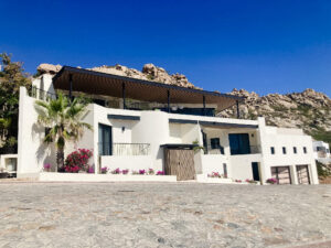 Cabo Luxury Pedregal Csl Casa Agave presents a rare invitation to experience the raw beauty and vibrant life of the Pacific Ocean from a residence of contemporary distinction. Designed for those who seek both serene sanctuary and moments of shared delight, this seven-bedroom oceanfront home offers an unparalleled connection to the stunning Los Cabos coast.Imagine waking to the sound of waves, the horizon a canvas for breathtaking sunrises. At Casa Agave, the expansive living spaces seamlessly merge with the coastal landscape, offering uninterrupted – Camino del Mar, Cabo San Lucas, BS