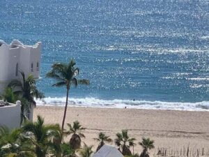 Cabo Luxury Sjd D/Town:General Well-located 2 or 3 bedroom condo in a unbeatable area, within walking distance to restaurants, downtown San José del Cabo, and shopping. Designed and equipped for vacation rentals, this unit features a beautiful entrance, 2.5 bathrooms, and a flexible, neutral style that easily adapts to any taste or Airbnb concept. A must-see property highly recommended to experience it in person. – CARRETERRA TRANSPENISULAR PH10, San Jose del Cabo, BS