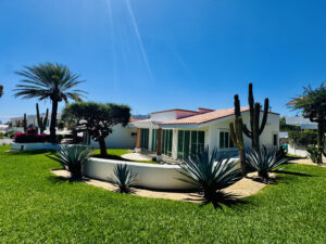 Cabo Luxury Camino Del Mar A unique opportunity to acquire a furnished home with 3 bedrooms, 2 and a ½ baths, 2 car garage, patio, and a rooftop with ocean, mountain and golf course – Casa 28 Villa Neptuno, Cabo Corridor, BS