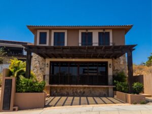 Cabo Luxury Hacienda Campestre Beautiful 3 bedroom home with additional nanny(maids)quarters, roof top terrace and a garage backing onto the 13th fairway of the prestigious Club Campestre Golf course. Here is your opportunity to own a piece of the established and very sought after community of Hacienda in Campestre. Surrounded by lush green landscape and over head ocean – Club Campestre Vista Hermosa, San Jose del Cabo, BS