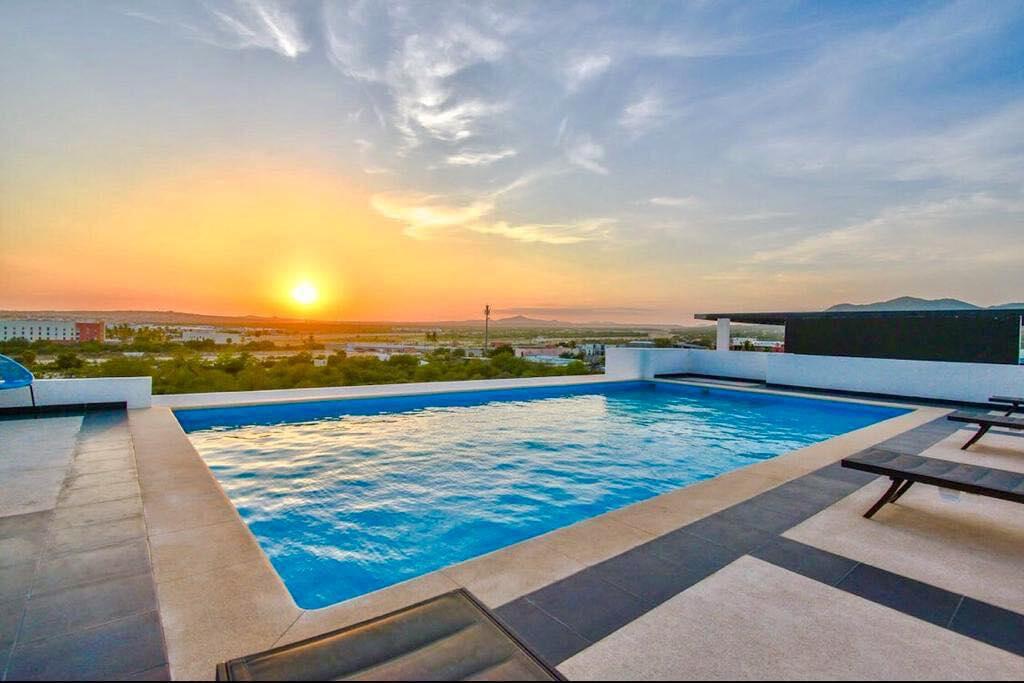 Cabo Luxury Breeze Of Cabo Breeze of Cabo ready for occupancyCommunity located in Cabo San Lucas Sunset Area right on the top.this is a 2 Bedrooms 2 Full bath on second floor 1 underground ParkingRooftop with Swimming pool and Killer water for sale