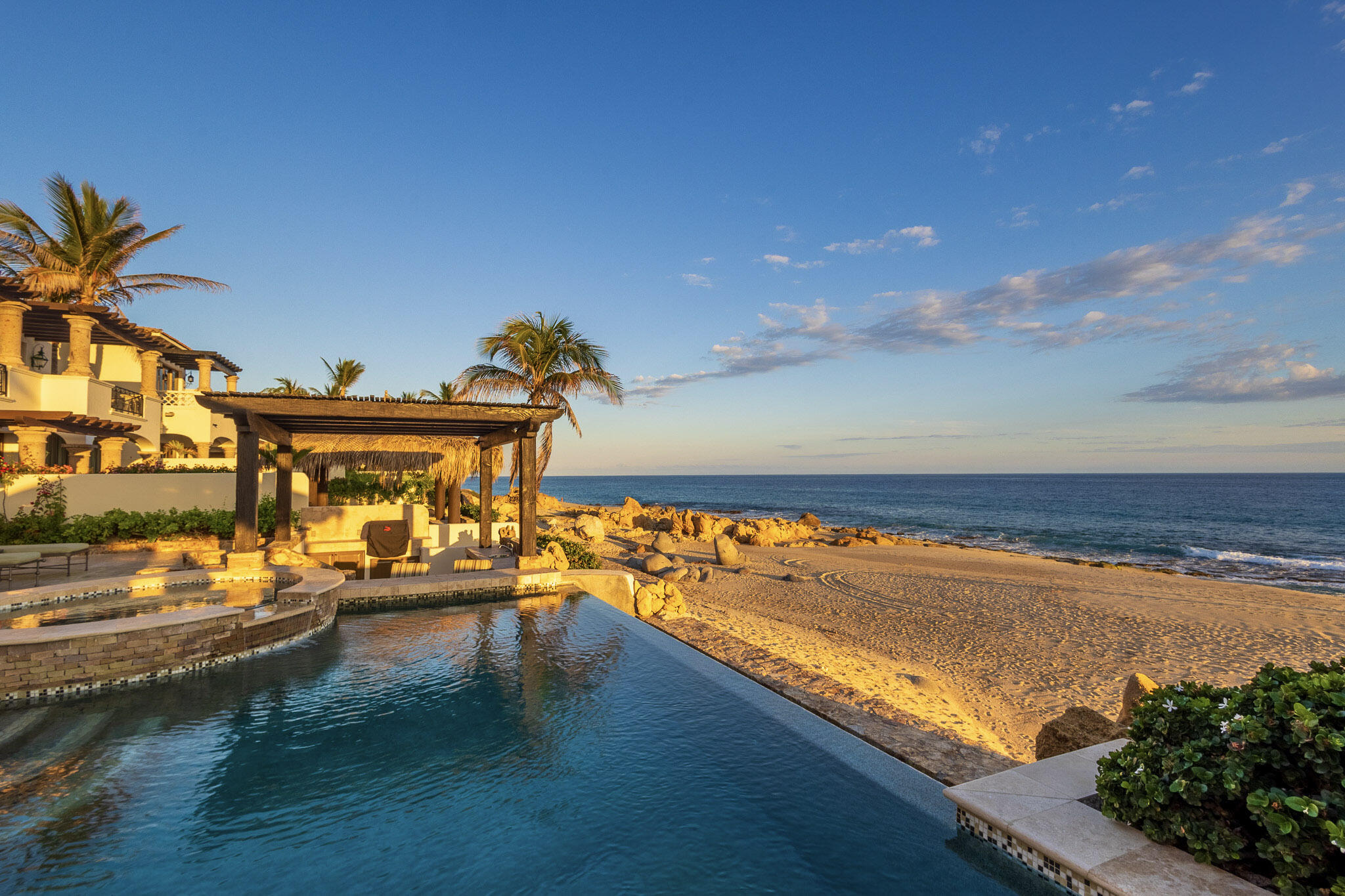 Cabo Luxury Oceano Baja Discover Casa Oceano, a stunning single-story fairway home in one of Los Cabos' most coveted communities. Prime location with for sale