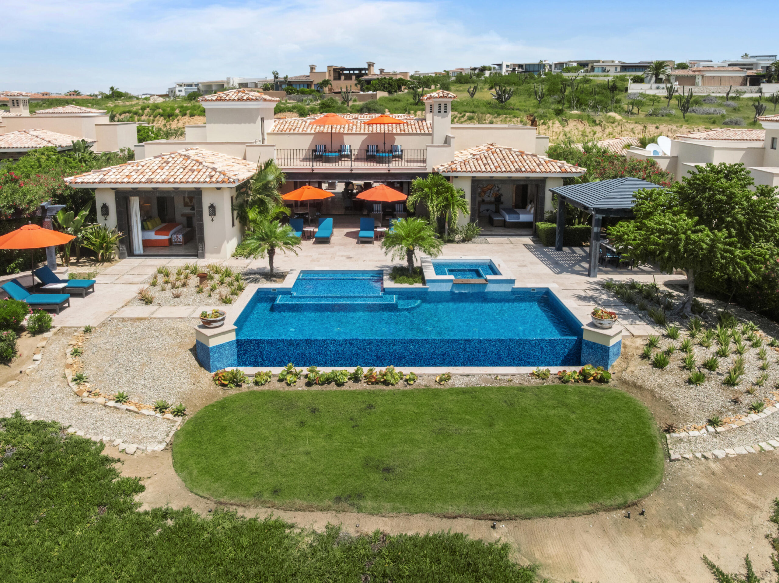 Cabo Luxury La Noria Set in La Noria, one of the most sought-after neighborhoods in San José del Cabo. Privacy, ocean for sale