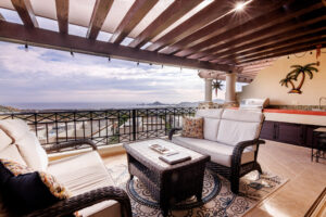 Cabo Luxury Sjd D/Town:General Well-located 2 or 3 bedroom condo in a unbeatable area, within walking distance to restaurants, downtown San José del Cabo, and shopping. Designed and equipped for vacation rentals, this unit features a beautiful entrance, 2.5 bathrooms, and a flexible, neutral style that easily adapts to any taste or Airbnb concept. A must-see property highly recommended to experience it in person. – INCLUDES DEEDED TWO CAR GARAGE, Cabo Corridor, BS