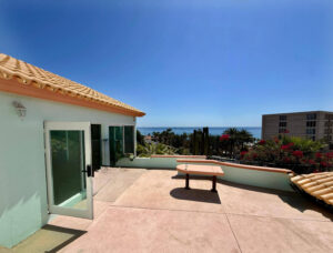 Cabo Luxury Hacienda Campestre Beautiful 3 bedroom home with additional nanny(maids)quarters, roof top terrace and a garage backing onto the 13th fairway of the prestigious Club Campestre Golf course. Here is your opportunity to own a piece of the established and very sought after community of Hacienda in Campestre. Surrounded by lush green landscape and over head ocean – Km 28 El Mirador, San Jose del Cabo, BS