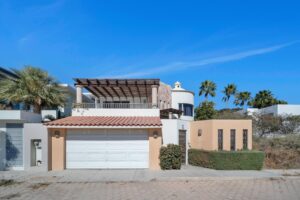 Cabo Luxury Cabo Del Mar Ecopark This modern-designed home stands out for its spacious areas, excellent layout, and full equipment, positioning itself as one of the most complete properties currently available within the development.The property combines functionality, comfort, and private outdoor spaces, making it ideal for those seeking a comfortable residence or an investment in a constantly growing area of Cabo San Lucas. – L3 Mzn 2 Crispen Cecena, Cabo Corridor, BS