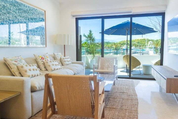 Cabo Luxury El Tezal E;General This luxurious apartment at Lucca Tower, Cabo San Lucas, offers spectacular for sale