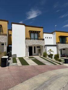 Cabo Luxury Camino Del Mar A unique opportunity to acquire a furnished home with 3 bedrooms, 2 and a ½ baths, 2 car garage, patio, and a rooftop with ocean, mountain and golf course – Lt4 Mz1 Amatista, San Jose del Cabo, BS
