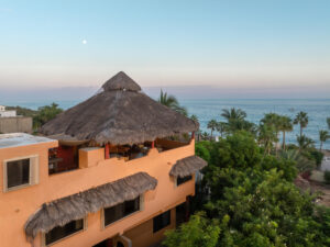 Cabo Luxury Cabo Bello Casa Granite, situated in the beachside gated community of Cabo Bello, brings together coastal living and everyday comfort just a short stroll from the swimmable beach. The main residence features three bedrooms and three bathrooms, of which two of these bedrooms are on a separate and private side of the house sharing an ocean – Marlin St., San Jose del Cabo, BS