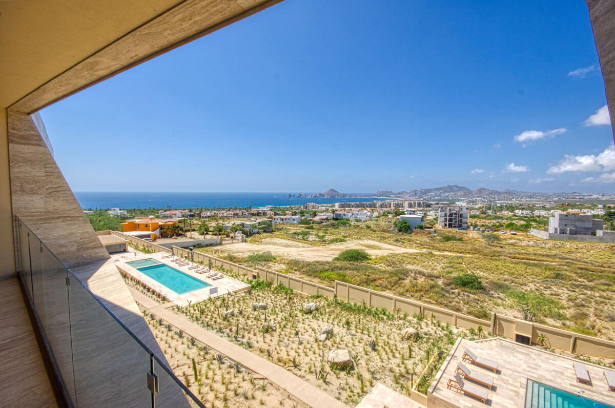 Cabo Luxury Puerta Cabos Village Excellent investment opportunity in Puerta Cabo Village, one of the most sought-after areas in Cabo San Lucas. This 2-bedroom, 2-bathroom apartment is sold fully equipped, ready to move in or continue operating as a vacation rental.It has a pleasant terrace and well-distributed spaces that provide comfort and functionality. Its strategic location, a short walk from El Médano Beach, makes it a highly attractive property for tourists.The property has a proven track record on Airbnb, allowing you to continue generating income from day one without interruption. Ideal for investors or as a second home in Los Cabos, combining profitability, comfort, and proximity to the beach. for sale