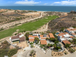 Cabo Luxury El Altillo To be completed in April 2026 Altillo 56 is set within the highly secure and exclusive El Altillo , Puerto Los Cabos community, this striking contemporary estate offers an exceptional lifestyle at the intersection of privacy, architecture, and natural beauty. Positioned to capture sweeping golf course – Padre Kino, San Jose del Cabo, BS