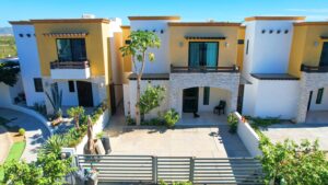 Cabo Luxury Terranova Terranova Residencial Hermosa casa amueblada y lista para habitar. Cuenta con 3 amplias recámaras (2 con terraza), 2.5 baños, sala, cocina y comedor y cisterna de 5,000L. Disfruta del patio privado con asador y horno para pizza.Acceso a áreas comunes con enorme jardín, juegos infantiles, Pet Park, pérgola y asador. Seguridad 24/7 con videovigilancia!* * * * * * * * *This fully furnished house is move-in ready, featuring 3 spacious bedrooms (2 with terraces), 2.5 bathrooms, living room, kitchen, dining area and 5,000 L water cistern. Enjoy a private patio with a BBQ & traditional pizza hovenAccess to common areas with a garden, pergola, kids & pets playground, and BBQ space24/7 security & video recording! – PORTALES CASA DORADA, Cabo San Lucas, Cabo San Lucas, BS