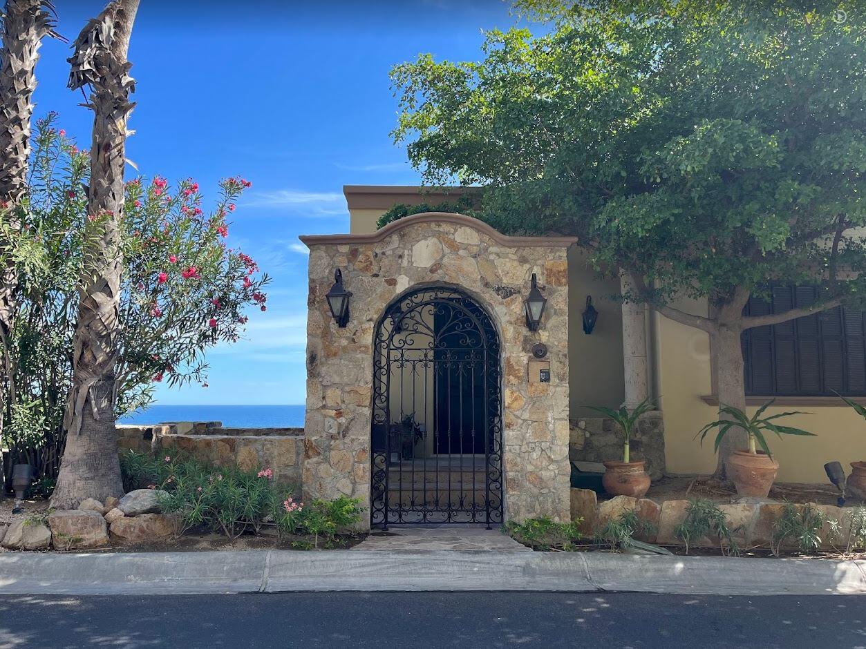 Cabo Luxury Pedregal Csl Perched high above the Pacific on the iconic cliffs of Pedregal, Casa Q is a rare opportunity to own one of Los Cabos' most spectacular for sale