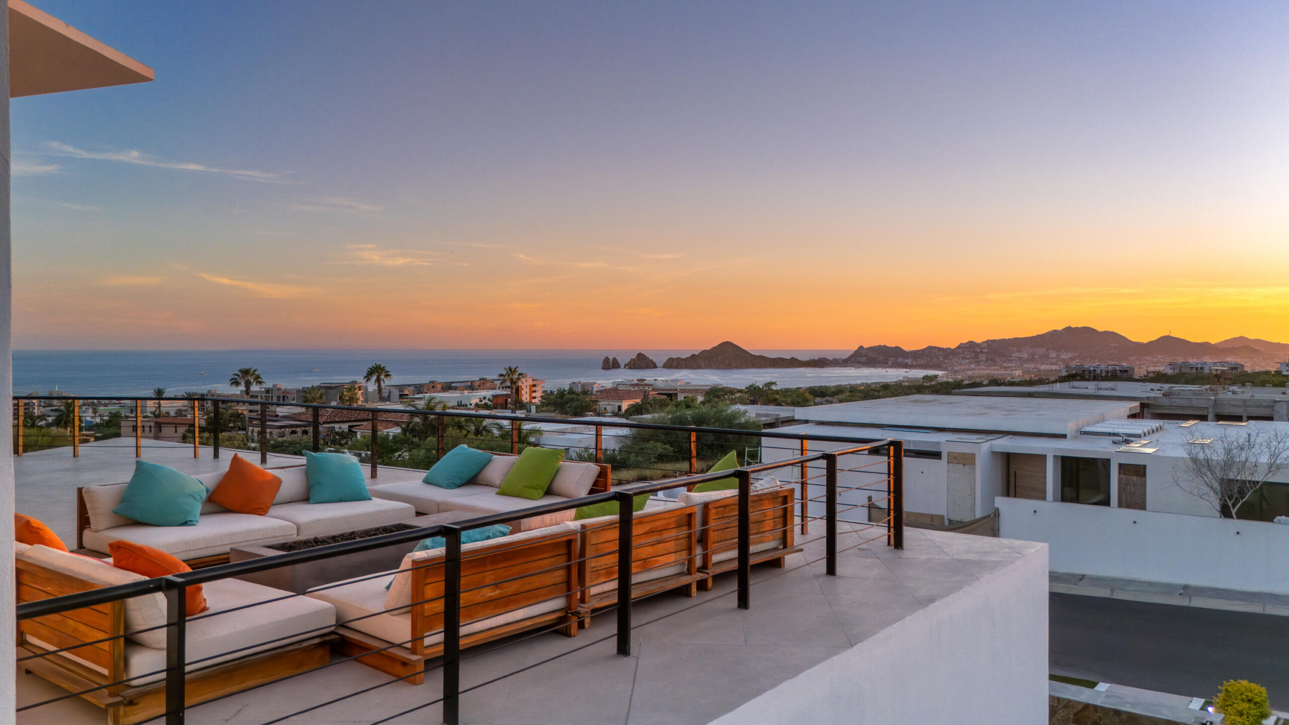 Cabo Luxury Pedregal Heights Villa Aurora is a quiet exploration of proportion, light, and horizon. Perched in Pedregal Heights at the highest point of in all of Los Cabos, the terrain opens to sweeping for sale