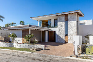 Cabo Luxury Cabo Colorado Discover modern luxury in this exquisitely designed home, built in 2020 and nestled within the exclusive, beachfront, private gated community of Cabo Colorado in San José del Cabo—just 2 miles from Palmilla Beach. Enjoy the convenience of living just steps from a stunning, sandy private beach within the community.With a striking contemporary aesthetic, this residence features gleaming white marble floors, beautifully appointed marble bathrooms, and captivating ocean – Rancho Paraiso, Cabo Corridor, BS
