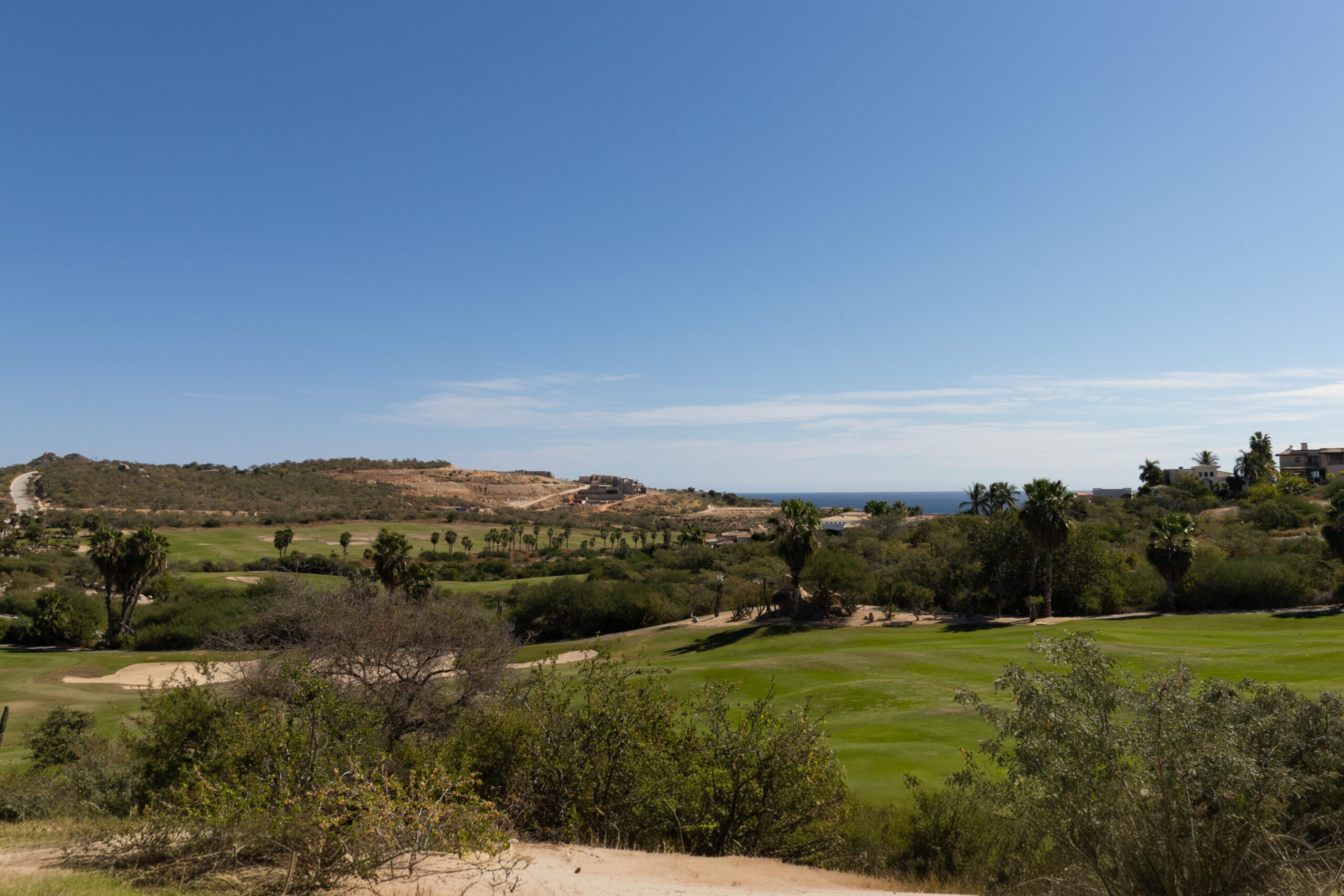 Cabo Luxury El Altillo To be completed in April 2026 Altillo 56 is set within the highly secure and exclusive El Altillo , Puerto Los Cabos community, this striking contemporary estate offers an exceptional lifestyle at the intersection of privacy, architecture, and natural beauty. Positioned to capture sweeping golf course for sale