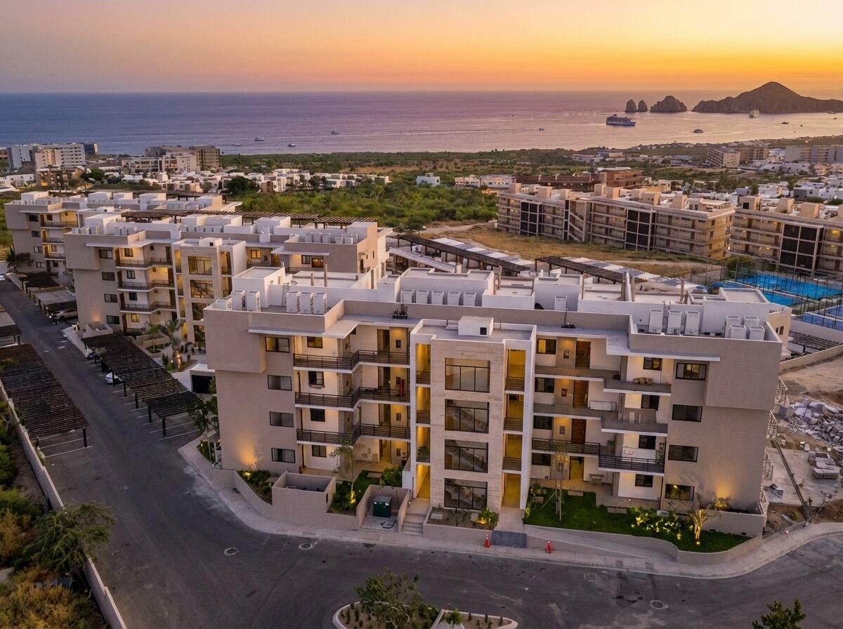 Cabo Luxury Alba Residences Discover the epitome of affordable luxury living at the newly launched Alba Residences. Strategically located just steps from the main highway, this property offers unparalleled accessibility and convenience. In addition to residential units, Alba features commercial spaces on the first two floors, enhancing the overall living experience for residents. We are pleased to announce that the final units are still available at pre-sale pricing. For further information, please do not hesitate to contact me. Finishings extra.PRICE IS BASED. Descubra el epítome de la vida de lujo asequible en las recién inauguradas Alba Residences. Estrategicamente ubicadas a solo unos pasos de la carretera principal, esta propiedad ofrece una accesibilidad y conveniencia inigualables. Además de las unidades residenciales, Alba cuenta con espacios comerciales en los primeros dos pisos, mejorando la experiencia de vida en general para los residentes. Nos complace anunciar que las últimas unidades aún están disponibles a precios de pre-venta. Para más información, no dude en ponerse en contacto conmigo. Acabados extra for sale