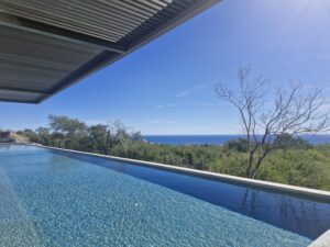 Cabo Luxury Amalfi Fully furnished and professionally equipped, this turnkey property is ready to generate returns immediately. Strategically located in one of the most sought-after areas of El Tezal, just 10 minutes from downtown Cabo San Lucas and the renowned Médano Beach, and 20 minutes from the San José del Cabo tourist corridor, a high-demand area for long- and short-term rentals.This gated community is surrounded by key services that enhance rental appeal, including schools, hospitals, restaurants, and shopping, as well as pedestrian-friendly areas ideal for an active lifestyle. Amalfi offers 24/7 security and resort-style amenities such as tennis courts, swimming pools, and children's playgrounds, ensuring strong market demand, excellent occupancy potential, and long-term value appreciation – Vía La Paloma, Cabo Corridor, BS