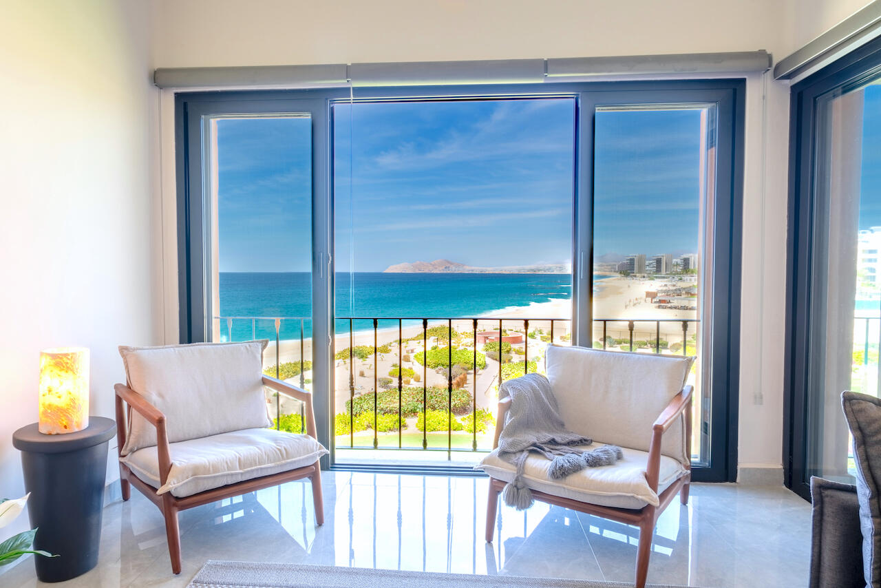 Cabo Luxury Casa Del Mar Rare offering. A two-level Oceanfront Penthouse is a one-of-a-kind living experience. The fully renovated property boasts a modern and contemporary design and offers breathtaking – Casa del Mar Penthouse, San Jose Corridor, BS