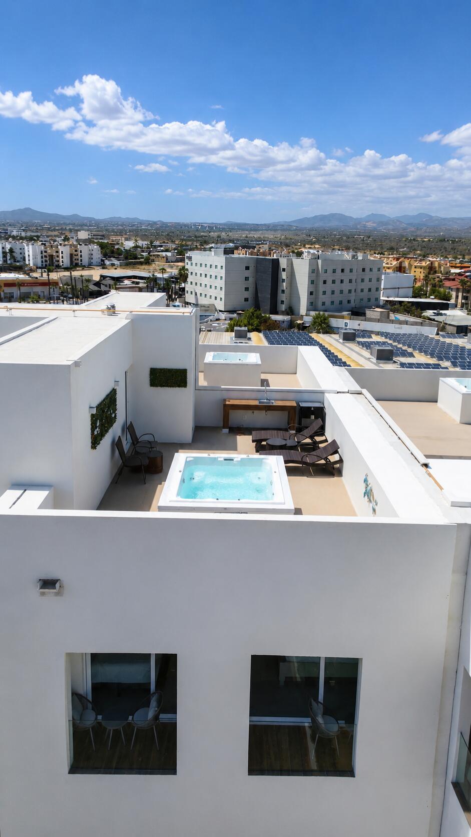Cabo Luxury Marea Los Cabos Departamento de 2 recámaras y 3 baños completos en Marea Los Cabos. Se entrega totalmente amueblado y equipado, listo para habitar o generar ingresos por renta. Cuenta con roof privado con jacuzzi, acabados contemporáneos y una ubicación privilegiada a pocos minutos de Playa El Médano, la Marina de Cabo San Lucas, restaurantes, comercios y servicios.Fully furnished and equipped 2-bedroom, 3-bathroom condo at Marea Los Cabos. Features a private rooftop with jacuzzi, contemporary finishes, and an excellent location just minutes from Medano Beach, the Cabo San Lucas Marina, restaurants, shopping, and essential services – 603 Marea, Cabo San Lucas, Cabo San Lucas, BS