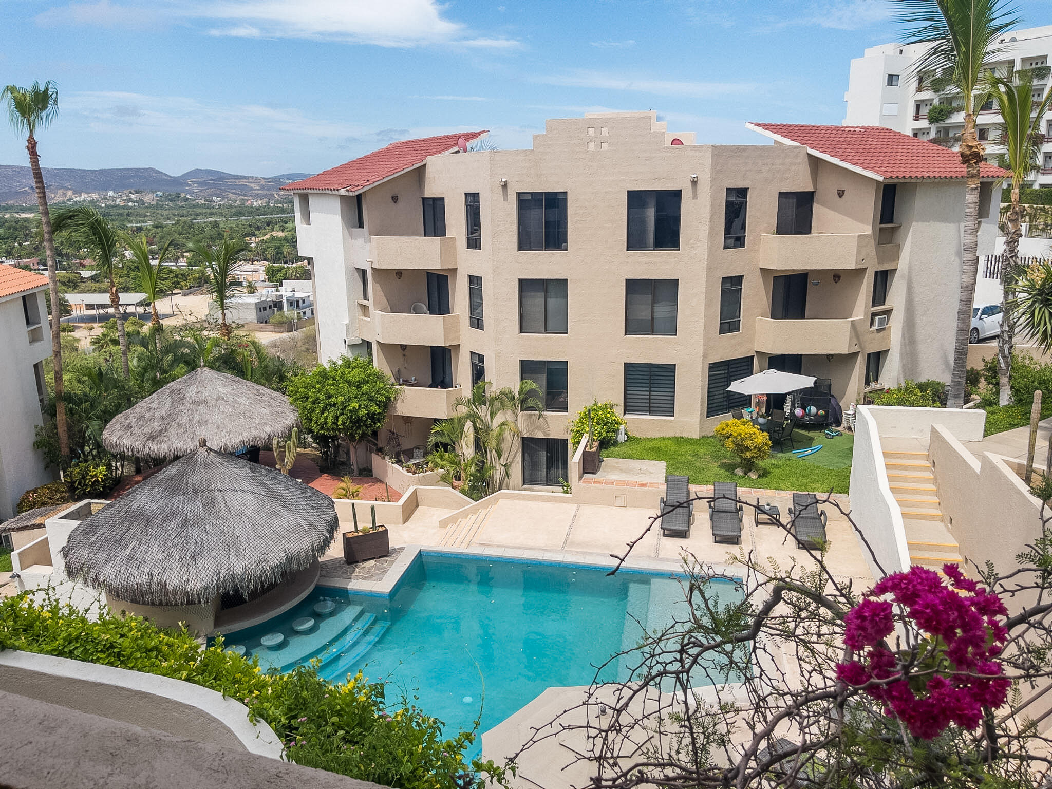 Cabo Luxury Hacienda Los Cabos Welcome to Condo H-4 at Hacienda Los Cabos, a beautifully located 2-bedroom, 2-bathroom residence in the heart of San José del Cabo. Perched on a hillside, this third-floor condo offers beautiful – 924 Paseo de las Misiones, San Jose del Cabo, BS