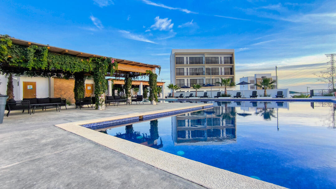 Cabo Luxury Lumaria Ready for Delivery! This unit offers 2 bedrooms, 2 bath, 2 parking spaces, 1 underground and 1 outside. Lumaria offers spacious, open-concept residences with a column-free design, expansive windows, and seamless indoor-outdoor living that showcases breathtaking ocean – Mónaco, Cabo Corridor, BS